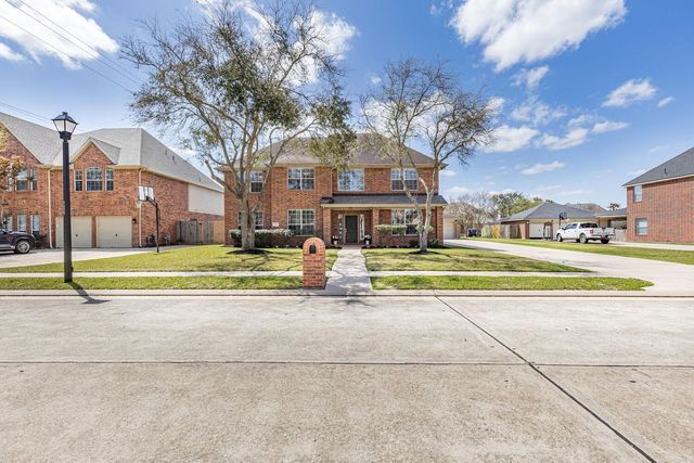 3816 Houston Lake Drive, Pearland, TX 77581
