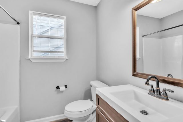 102 W Fall River Way, Simpsonville, SC 29680