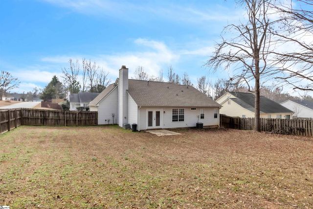 102 W Fall River Way, Simpsonville, SC 29680