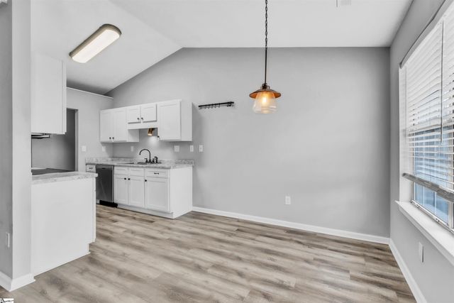 102 W Fall River Way, Simpsonville, SC 29680