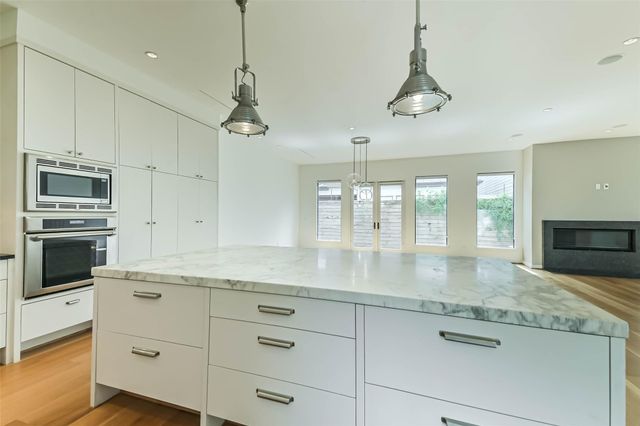 815 Alexander Street, Houston, TX 77007