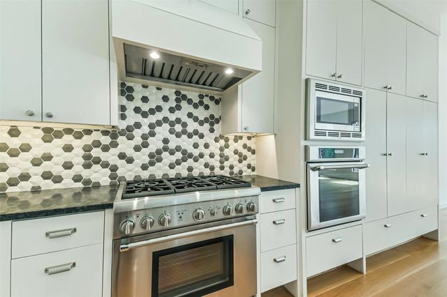 815 Alexander Street, Houston, TX 77007