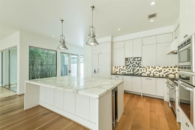 815 Alexander Street, Houston, TX 77007
