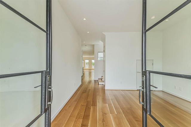 815 Alexander Street, Houston, TX 77007