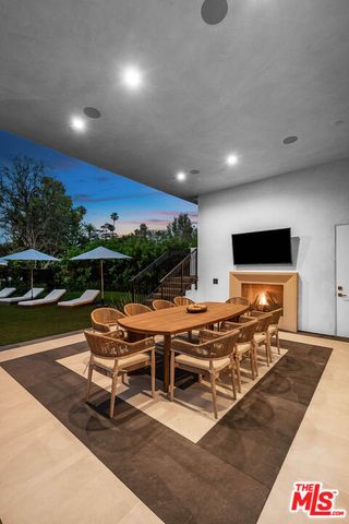616 N Alpine Drive, Beverly Hills, CA 90210