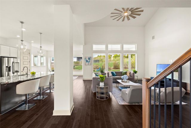 121 Starfire DR, Dripping Springs, TX 78620