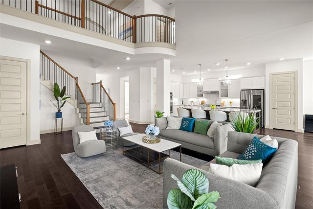 121 Starfire DR, Dripping Springs, TX 78620