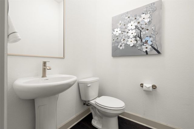 121 Starfire DR, Dripping Springs, TX 78620