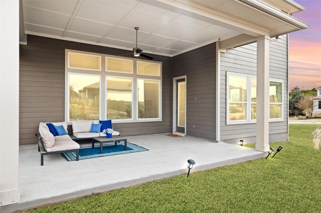 121 Starfire DR, Dripping Springs, TX 78620