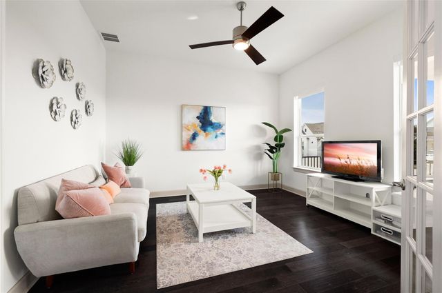 121 Starfire DR, Dripping Springs, TX 78620