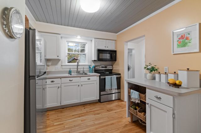 289 Malletts Bay Avenue, Winooski, VT 05404