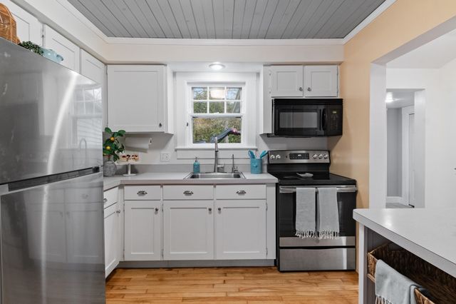 289 Malletts Bay Avenue, Winooski, VT 05404