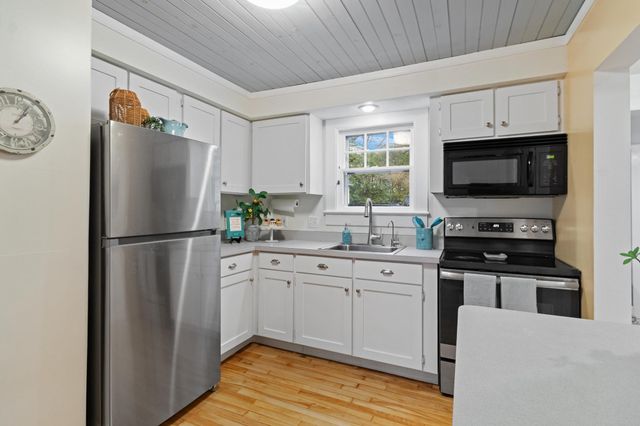 289 Malletts Bay Avenue, Winooski, VT 05404