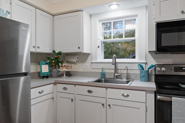 289 Malletts Bay Avenue, Winooski, VT 05404