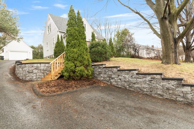 289 Malletts Bay Avenue, Winooski, VT 05404