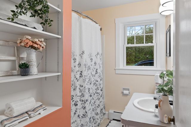 289 Malletts Bay Avenue, Winooski, VT 05404
