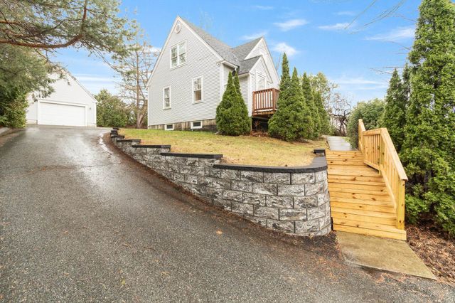 289 Malletts Bay Avenue, Winooski, VT 05404