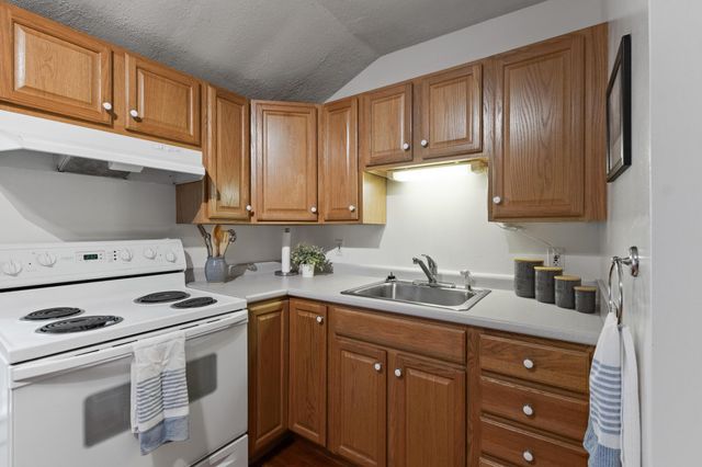 289 Malletts Bay Avenue, Winooski, VT 05404