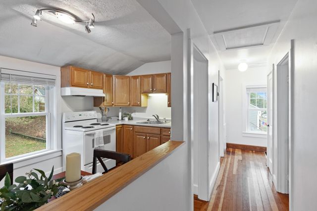 289 Malletts Bay Avenue, Winooski, VT 05404