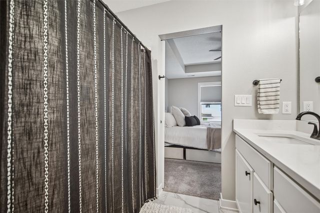 15304 Bellflower Lane, Urbandale, IA 50323