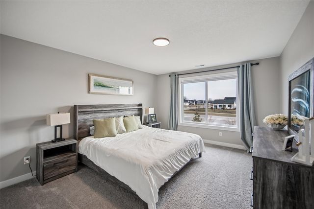 15304 Bellflower Lane, Urbandale, IA 50323