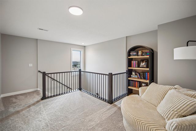 15304 Bellflower Lane, Urbandale, IA 50323