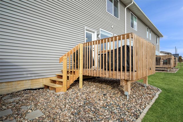 15304 Bellflower Lane, Urbandale, IA 50323