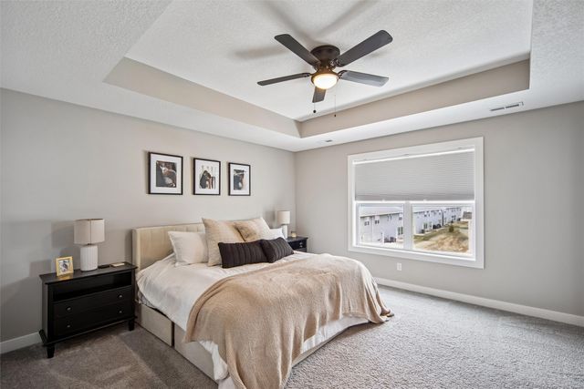 15304 Bellflower Lane, Urbandale, IA 50323