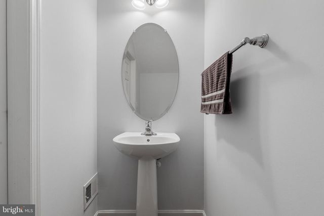 9409 STONEWALL RD, Manassas, VA 20110