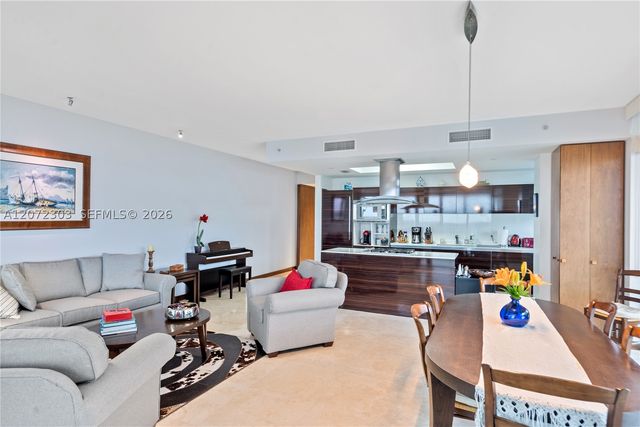 3737 Collins Ave S-701, Miami Beach, FL 33140