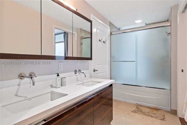 3737 Collins Ave S-701, Miami Beach, FL 33140