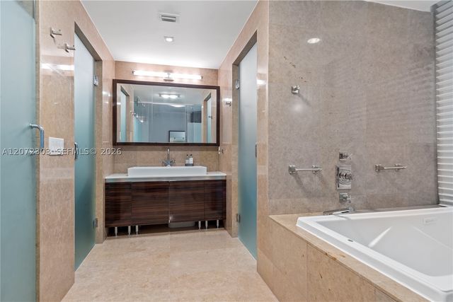 3737 Collins Ave S-701, Miami Beach, FL 33140