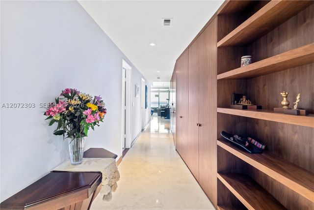 3737 Collins Ave S-701, Miami Beach, FL 33140