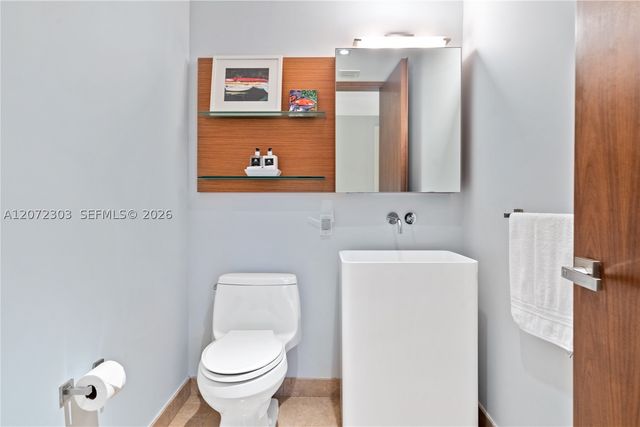 3737 Collins Ave S-701, Miami Beach, FL 33140