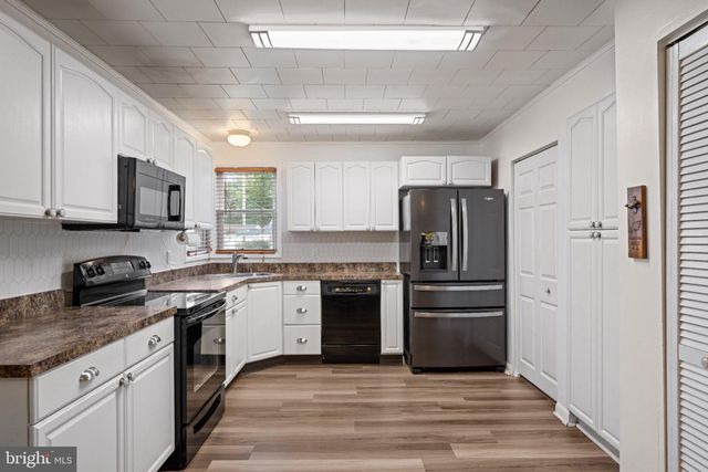 47 GLENWOOD LN, Levittown, PA 19055