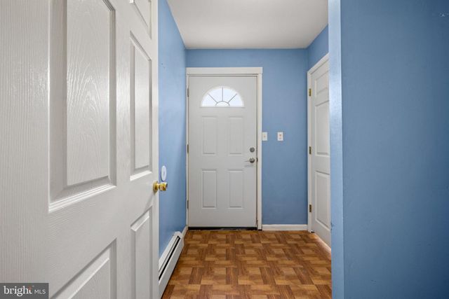 47 GLENWOOD LN, Levittown, PA 19055