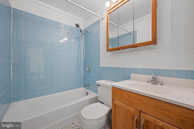 47 GLENWOOD LN, Levittown, PA 19055