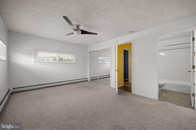 47 GLENWOOD LN, Levittown, PA 19055