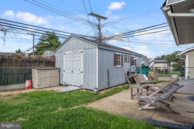 47 GLENWOOD LN, Levittown, PA 19055