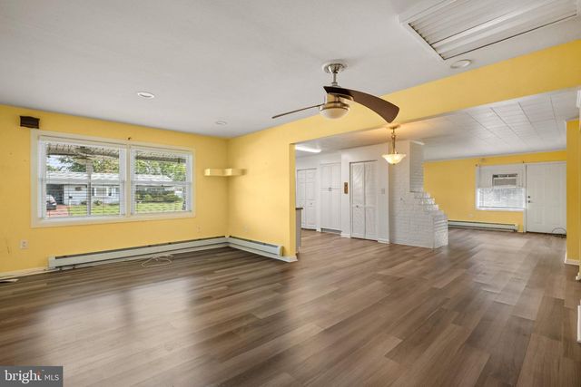 47 GLENWOOD LN, Levittown, PA 19055