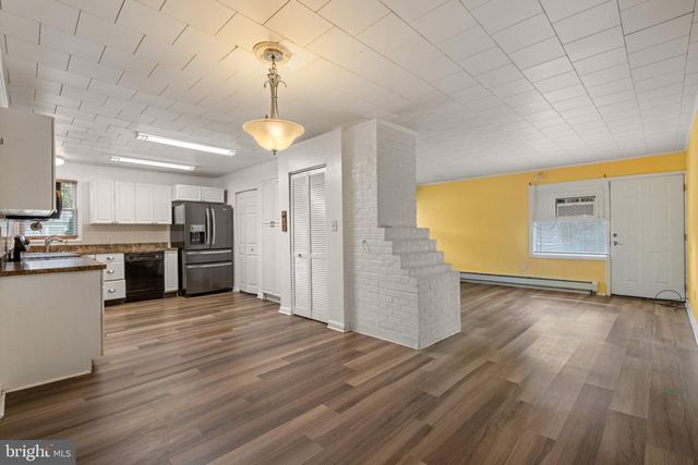 47 GLENWOOD LN, Levittown, PA 19055