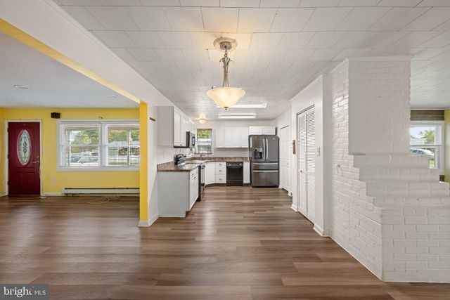 47 GLENWOOD LN, Levittown, PA 19055