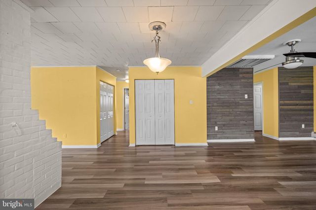 47 GLENWOOD LN, Levittown, PA 19055