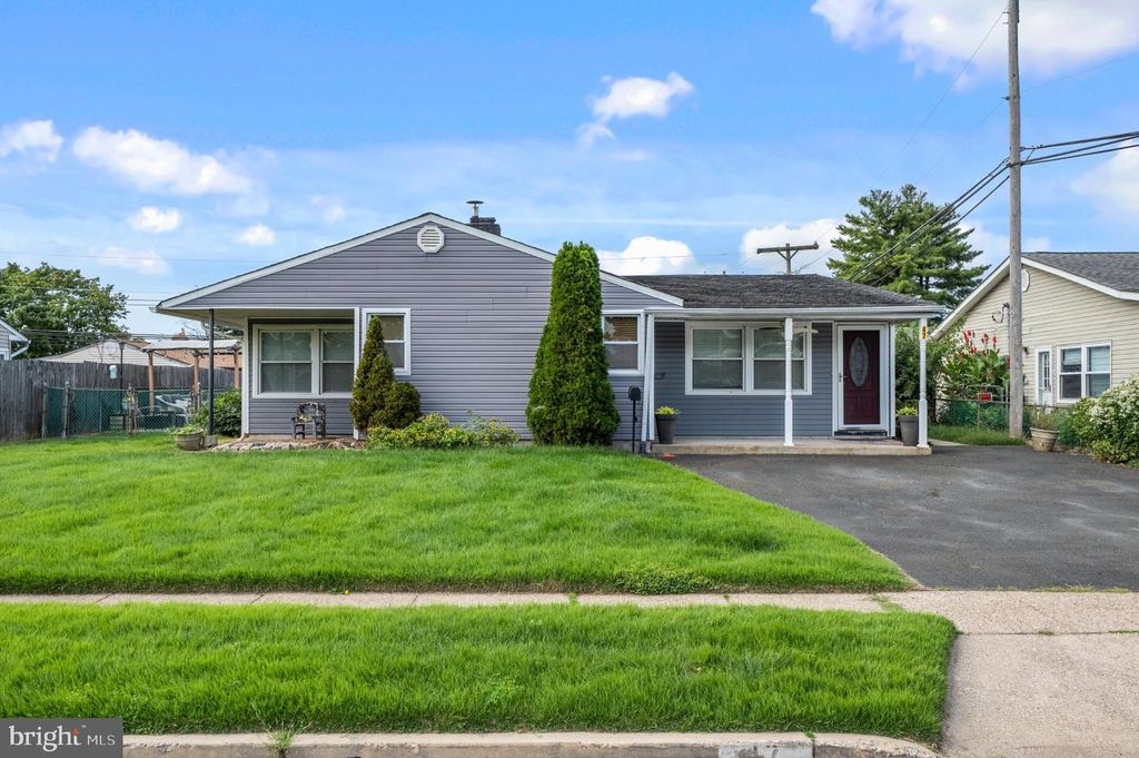 47 GLENWOOD LN, Levittown, PA 19055