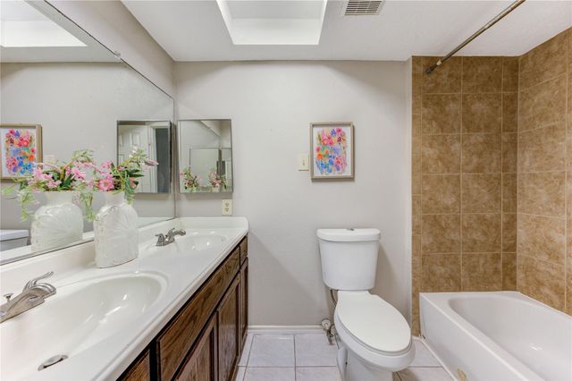 9915 Towne Tower Lane, Sugar Land, TX 77498