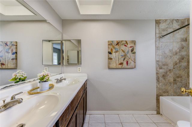 9915 Towne Tower Lane, Sugar Land, TX 77498