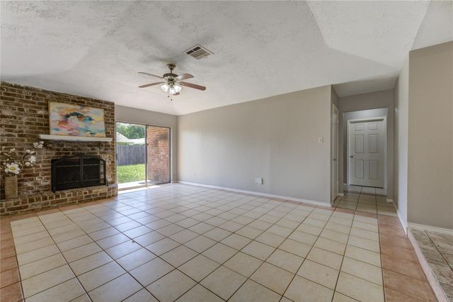 9915 Towne Tower Lane, Sugar Land, TX 77498