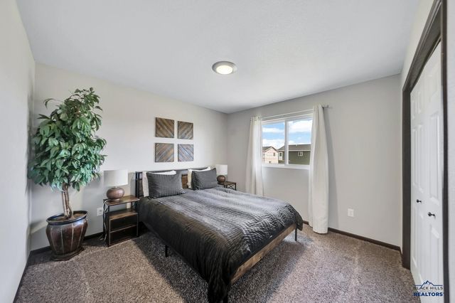 4048 HARALSON LN, Rapid City, SD 57703