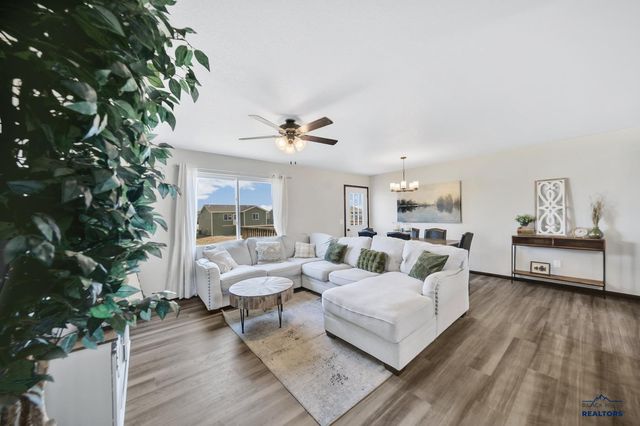 4048 HARALSON LN, Rapid City, SD 57703