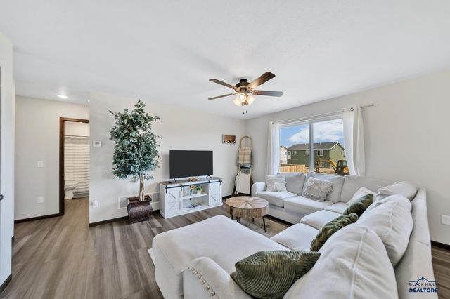 4048 HARALSON LN, Rapid City, SD 57703